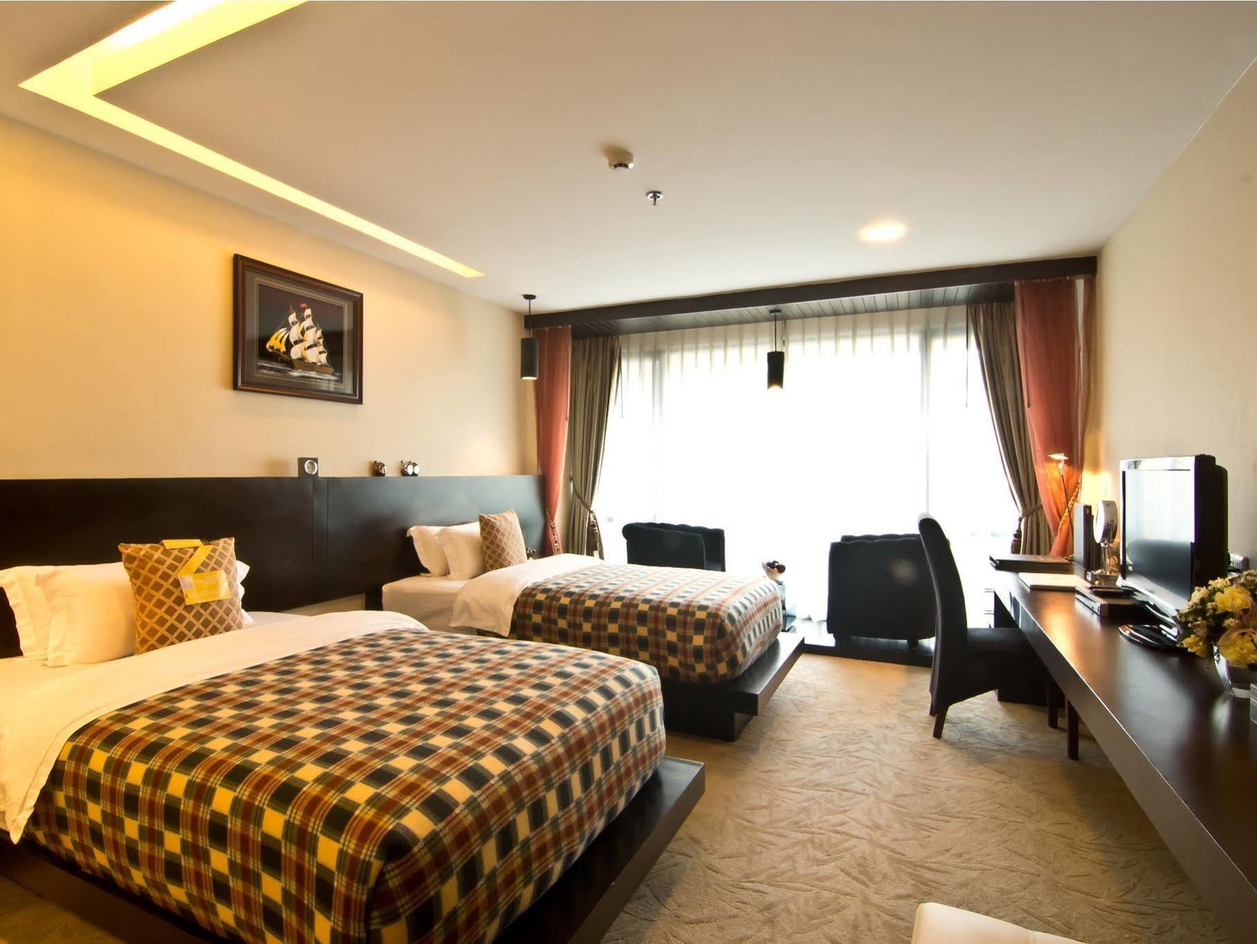 Rashmi'S Plaza Hotel Vientiane Buitenkant foto
